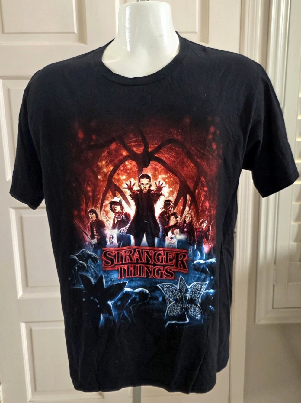 Stranger things (2019) Universal Studios Halloween Horror Nights T-Shirt Large